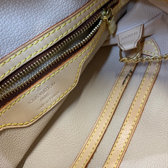 Geniune Louis Vuitton bucket pm with pouch - Picture 9 of 16